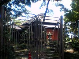 �ɓ������L�O��